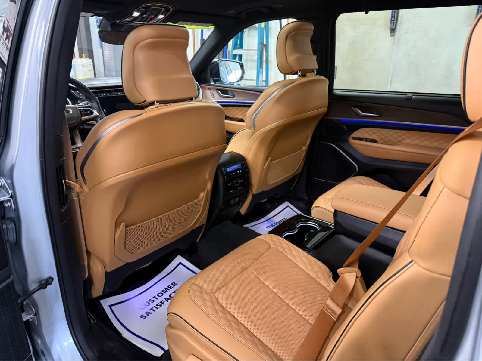 Used 2021 Jeep Grand Cherokee L Summit w/ Luxury Tech Group V image 24