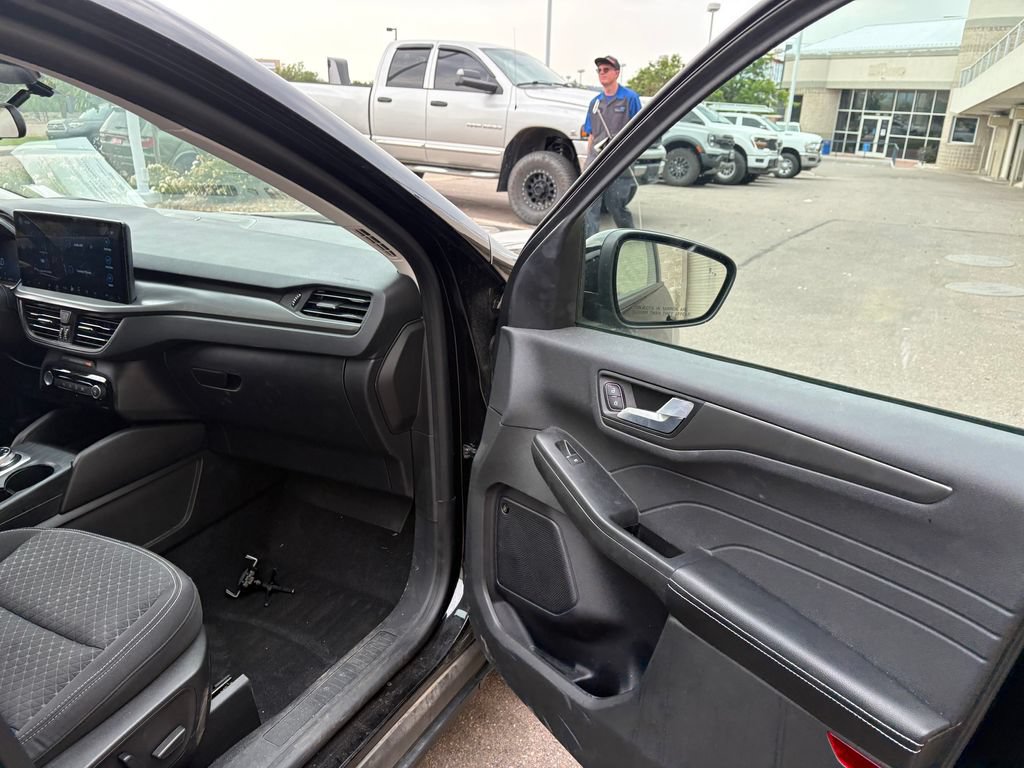 Used 2023 Ford Escape Active w/ Tech Pack #2 AWD/4WD image 28