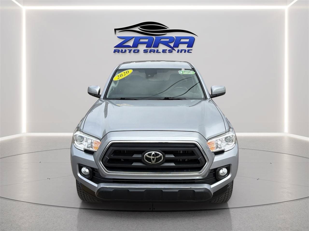 Used 2020 Toyota Tacoma SR5 w/ Blackout Package AWD/4WD image 10