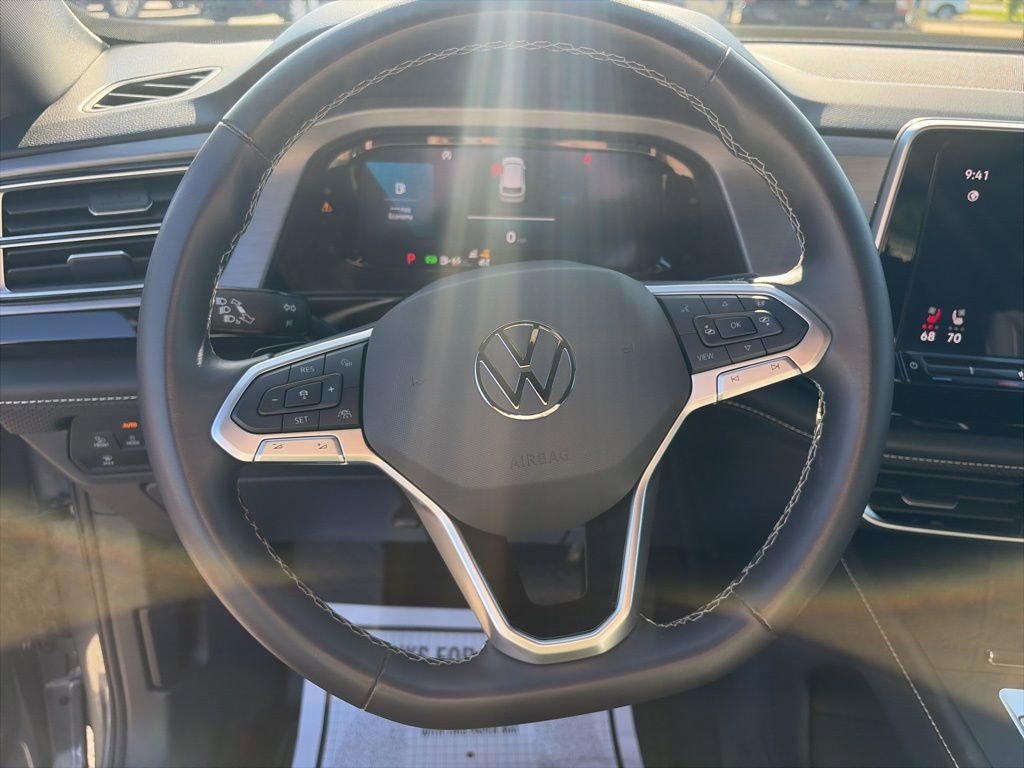 Used 2024 Volkswagen Atlas Cross Sport SE AWD/4WD image 17