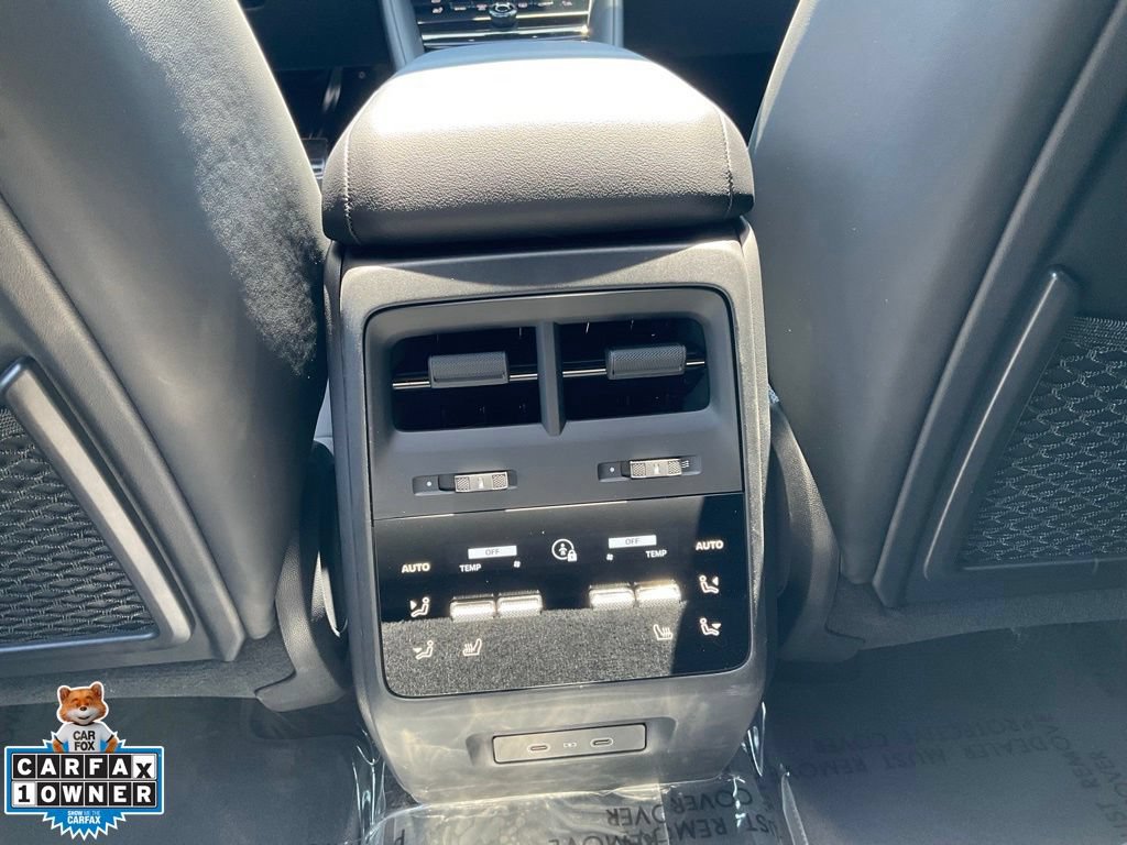 Used 2025 Porsche Macan 4S Electric AWD/4WD image 34