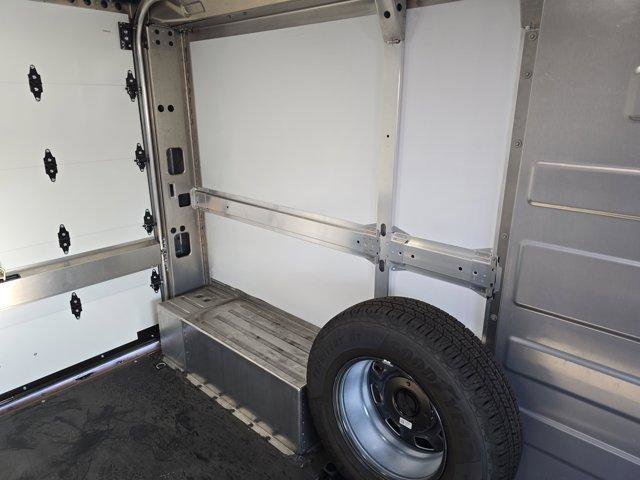 Used 2025 Chevrolet Brightdrop 400 w/ Battery Pack, Max Range image 9