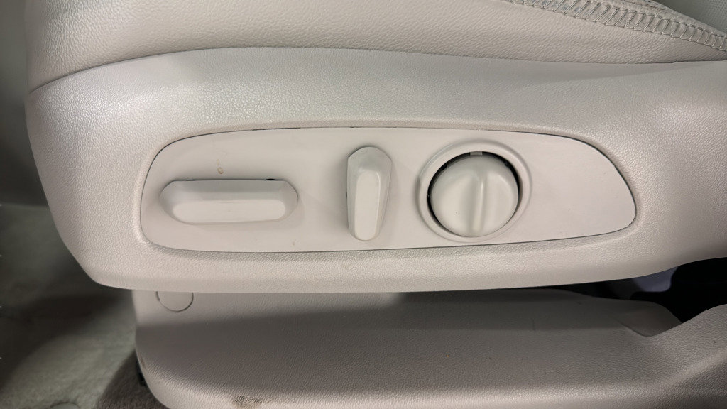 Used 2024 GMC Terrain Denali w/ Denali Premium Package image 18