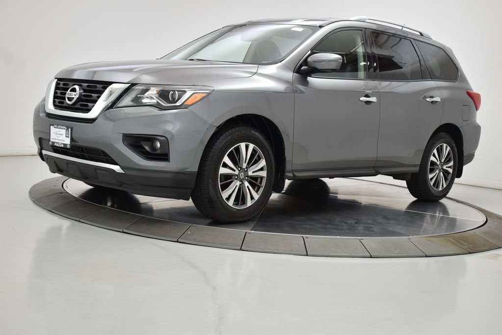 Used 2017 Nissan Pathfinder SV AWD/4WD image 14