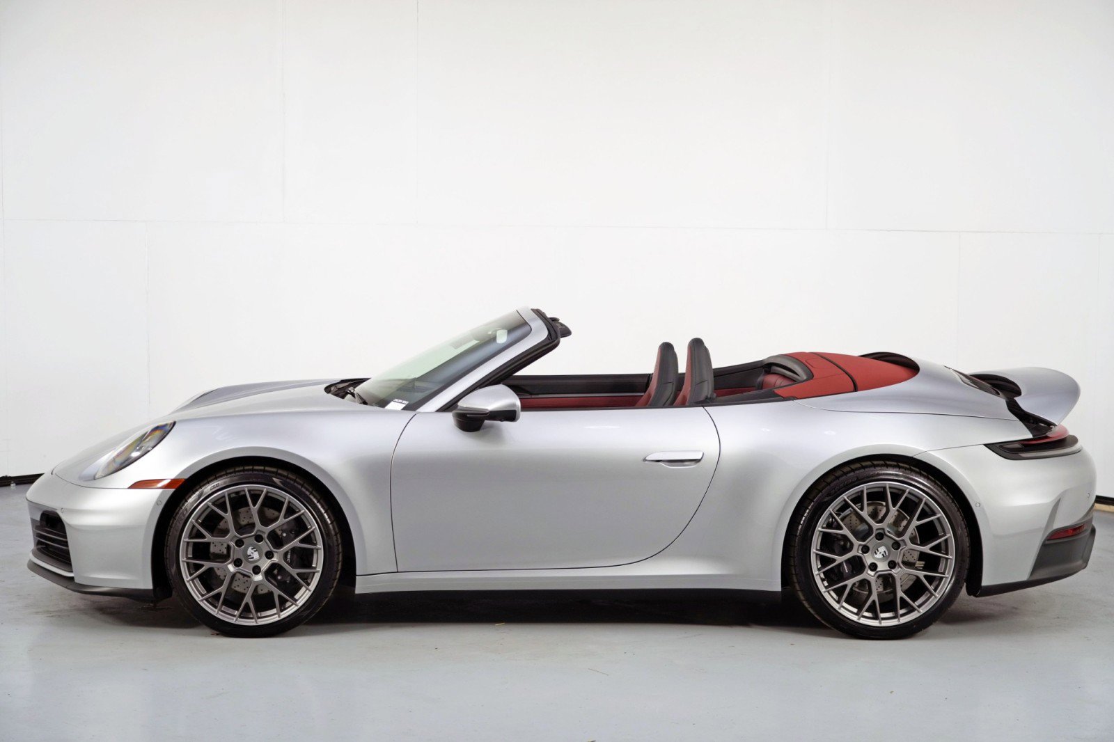 Used 2025 Porsche 911 Carrera image 48