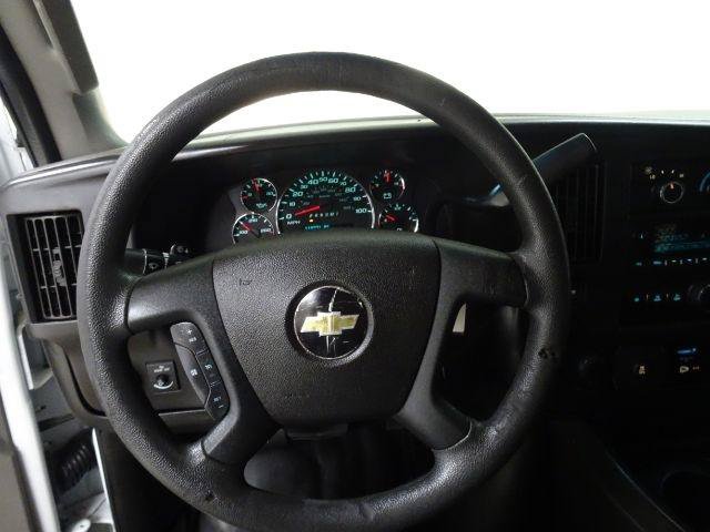 Used 2018 Chevrolet Express 2500 w/ Driver Convenience Package RWD image 28