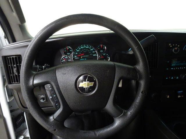 Used 2018 Chevrolet Express 2500 w/ Driver Convenience Package RWD image 28