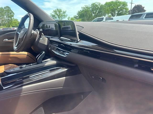 Used 2023 Cadillac Escalade Premium Luxury w/ LPO, Floor Liner Package AWD/4WD image 17