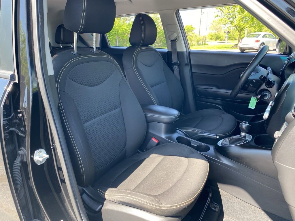 Used 2016 Kia Soul + image 41