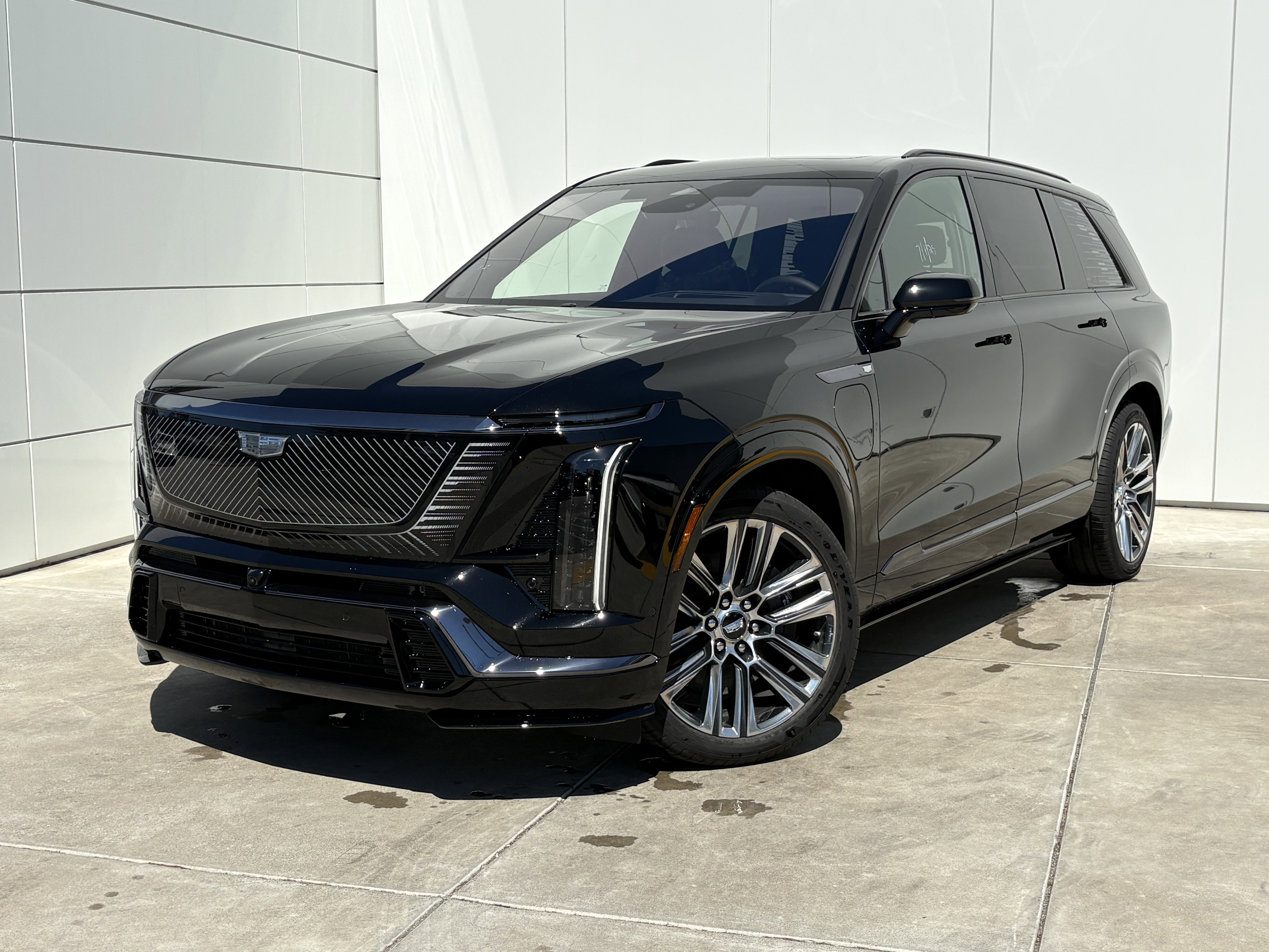 New 2026 Cadillac Vistiq Platinum image 2