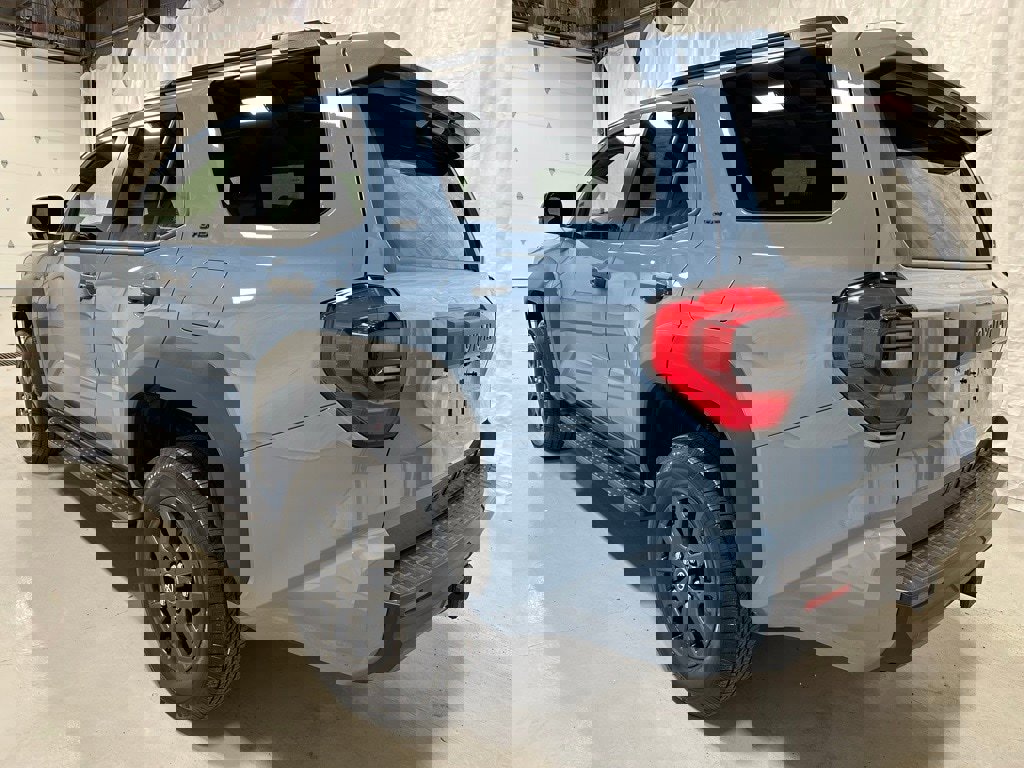 Used 2025 Toyota 4Runner SR5 image 5