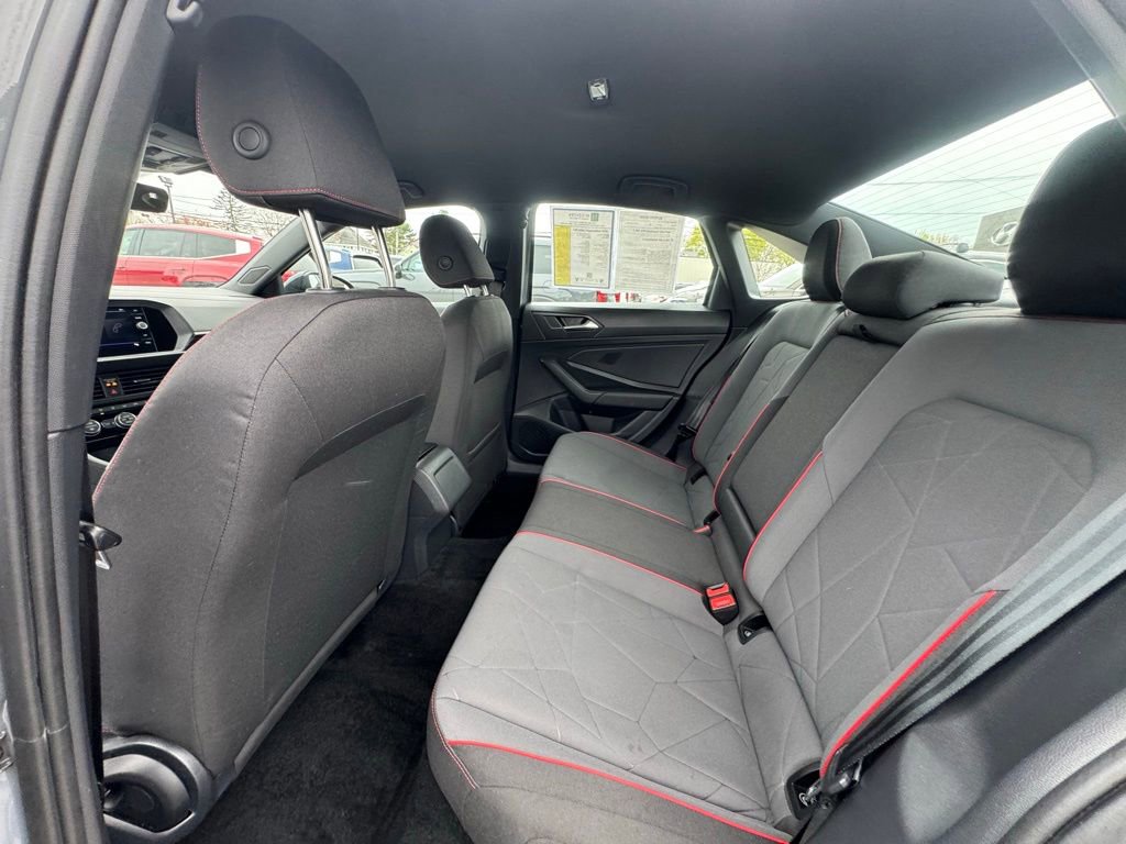 Used 2024 Volkswagen Jetta GLI 40th Anniversary Edition FWD image 17