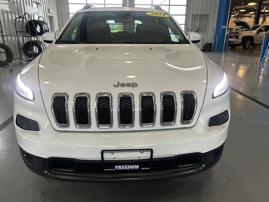 Used 2018 Jeep Cherokee Latitude Plus w/ Cold Weather Group image 2