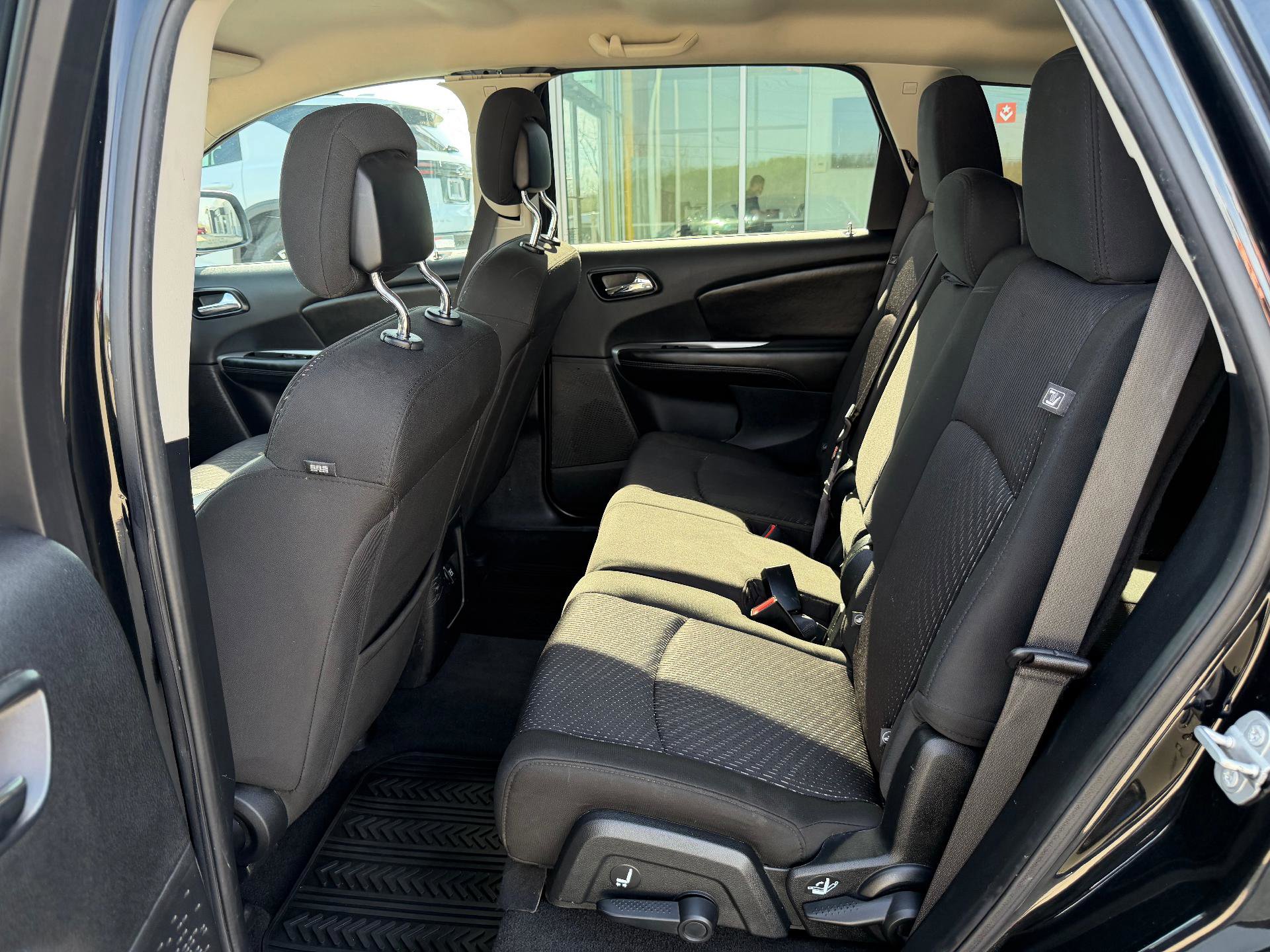 Used 2019 Dodge Journey SE FWD image 16