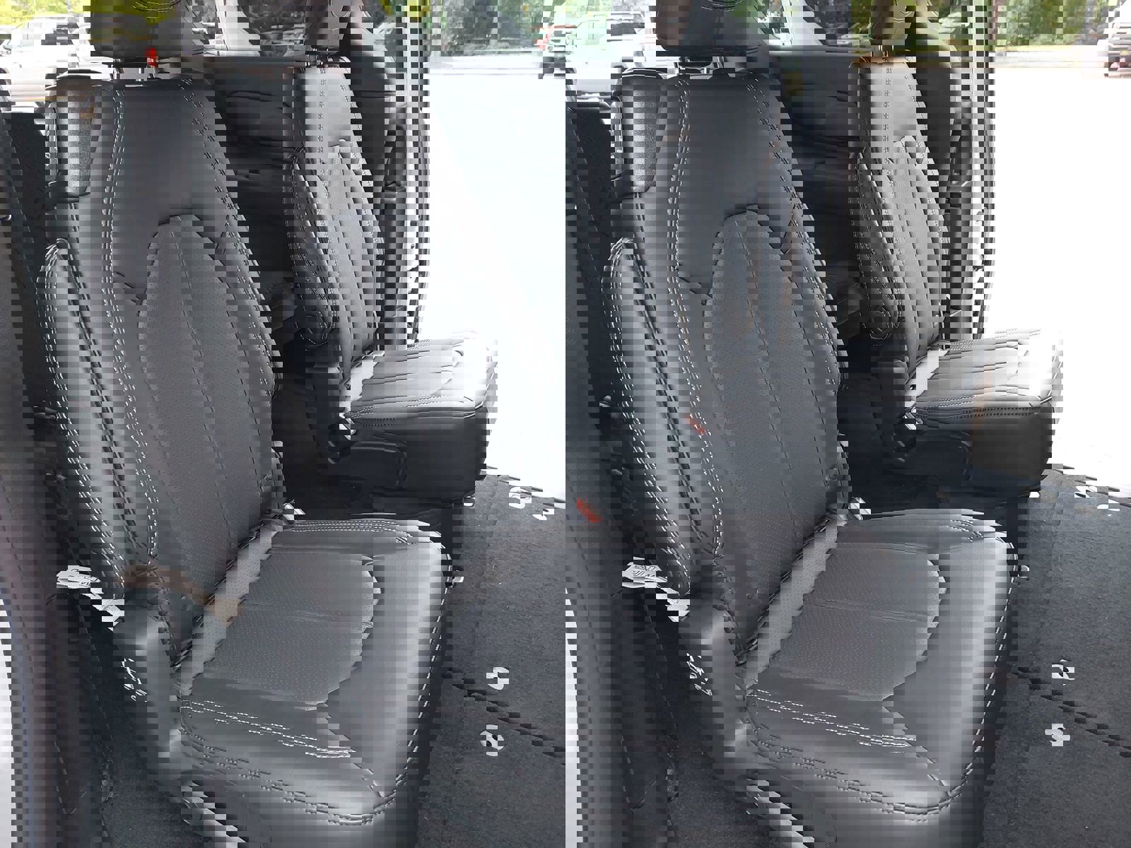 New 2026 Chrysler Pacifica Select image 11