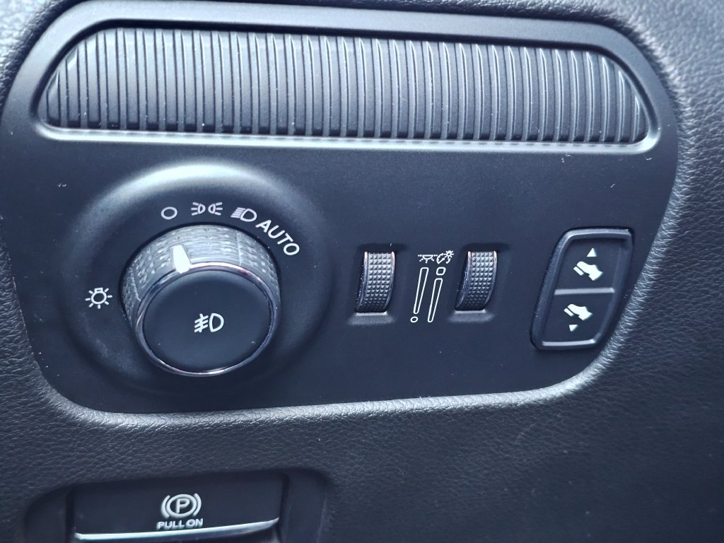 Certified 2024 Jeep Wagoneer Series II AWD/4WD image 25