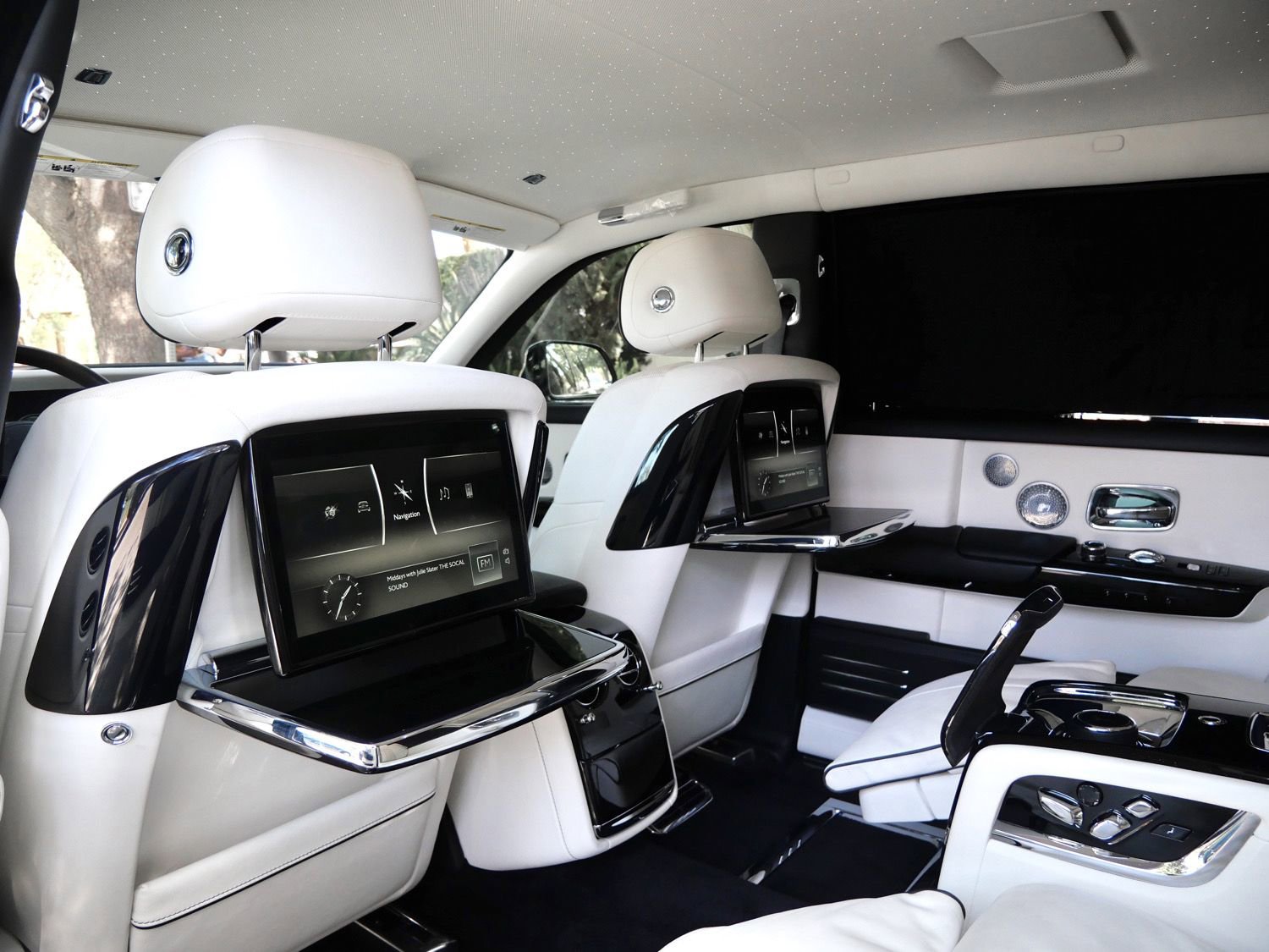 Certified 2022 Rolls-Royce Phantom Extended Wheelbase w/ The Phantom Package RWD image 34