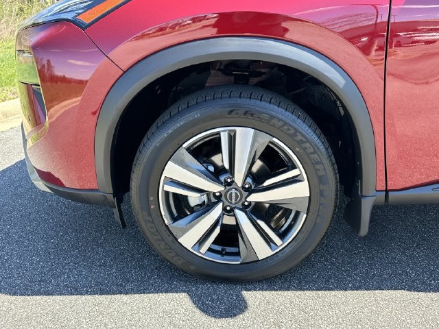 Certified 2025 Nissan Rogue SL AWD/4WD image 13