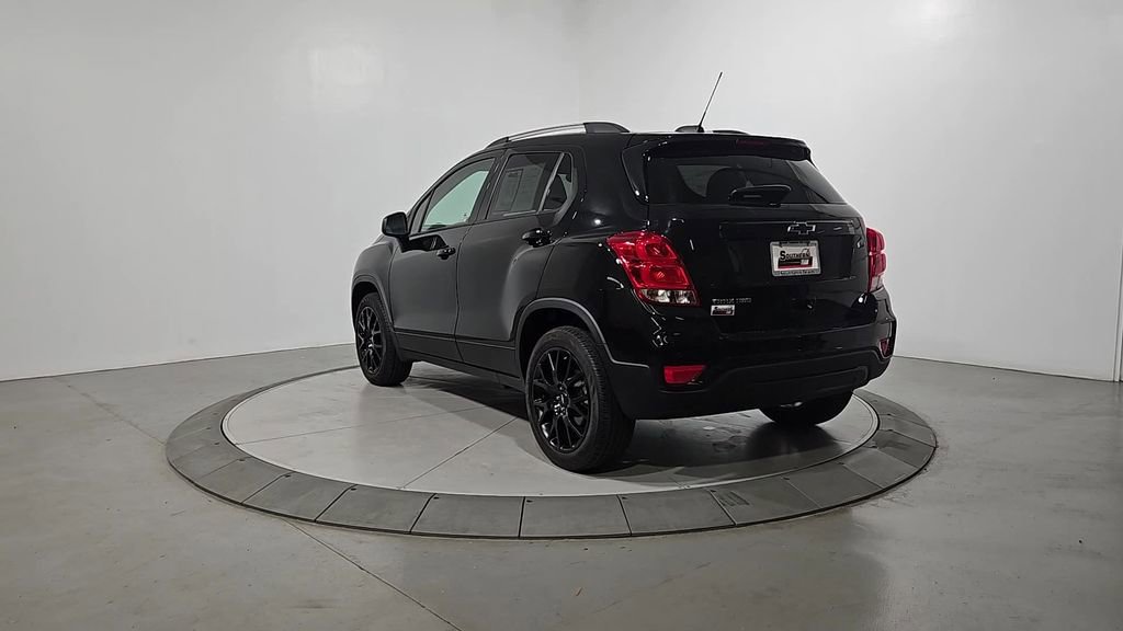 Used 2022 Chevrolet Trax LT w/ Driver Confidence Package AWD/4WD image 3