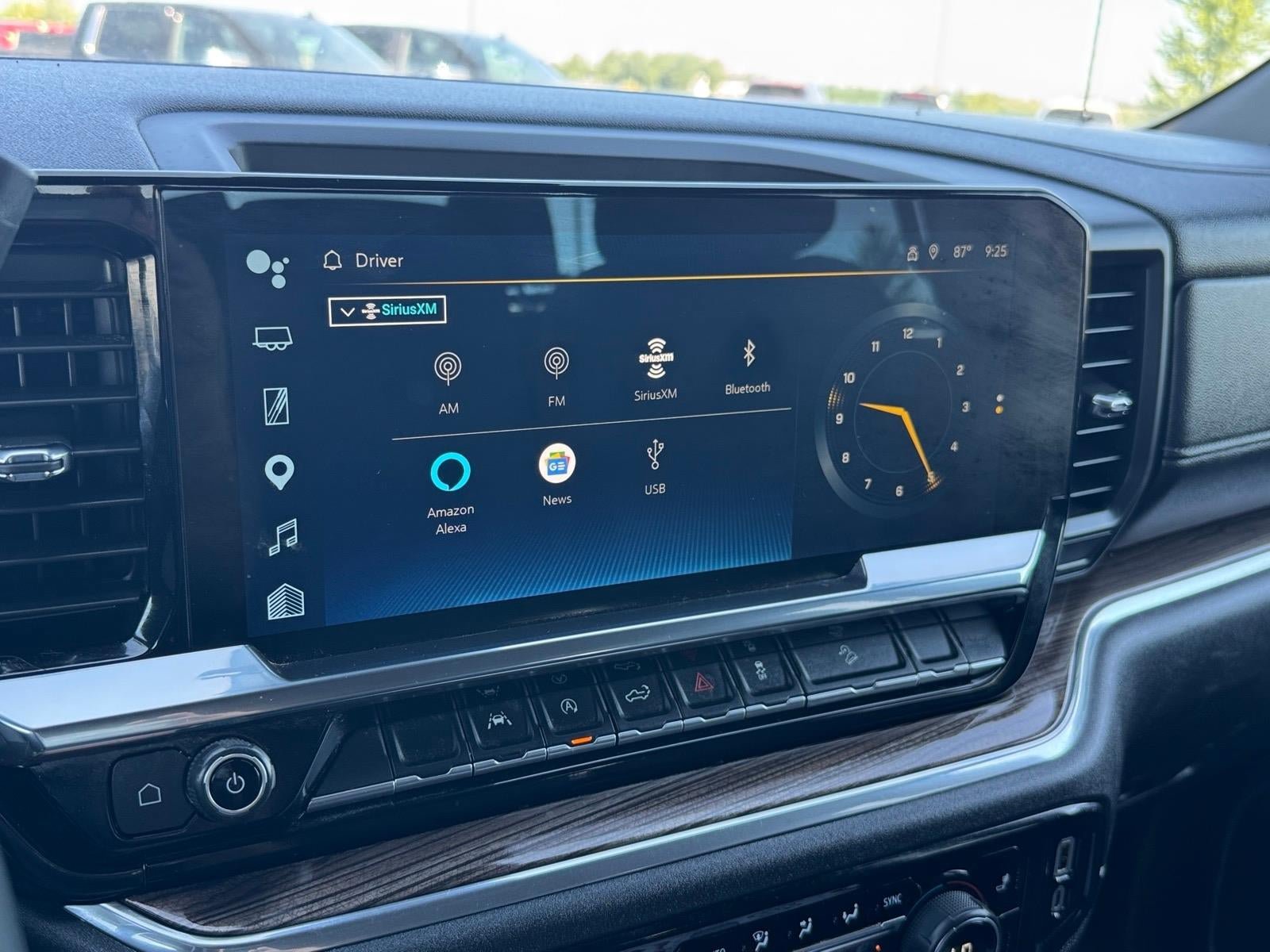 Used 2023 Chevrolet Silverado 1500 LT AWD/4WD image 14