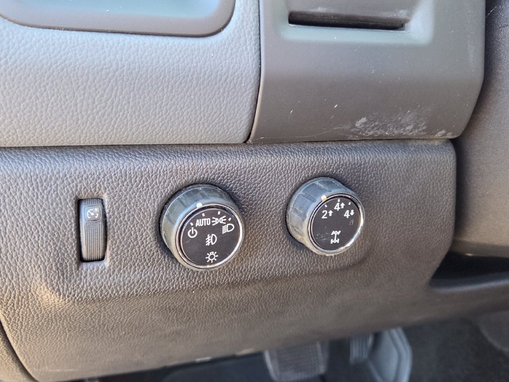 Used 2015 Chevrolet Colorado Z71 AWD/4WD image 26