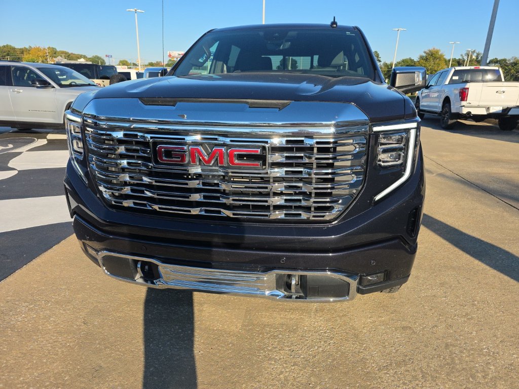 Used 2025 GMC Sierra 1500 Denali w/ Technology Package AWD/4WD image 8