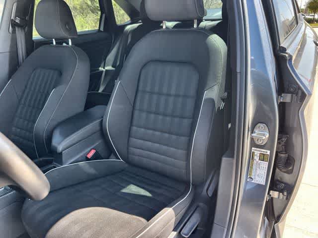 Used 2024 Volkswagen Jetta Sport image 11