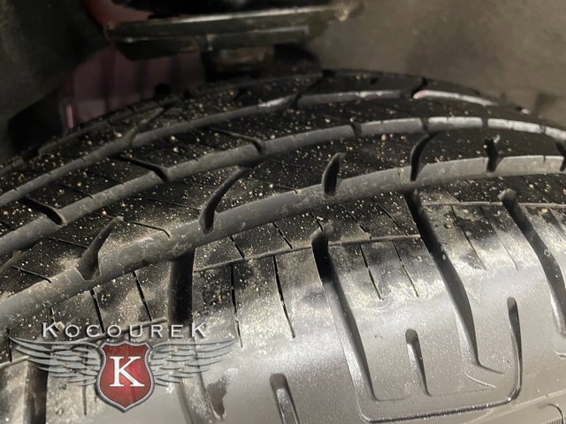 Used 2021 Ford Explorer XLT w/ Equipment Group 202A image 8