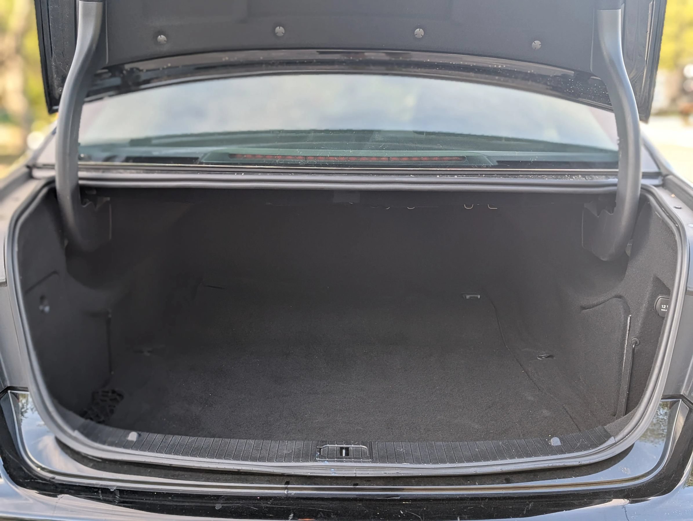 Used 2014 Mercedes-Benz E 350 Sedan image 25