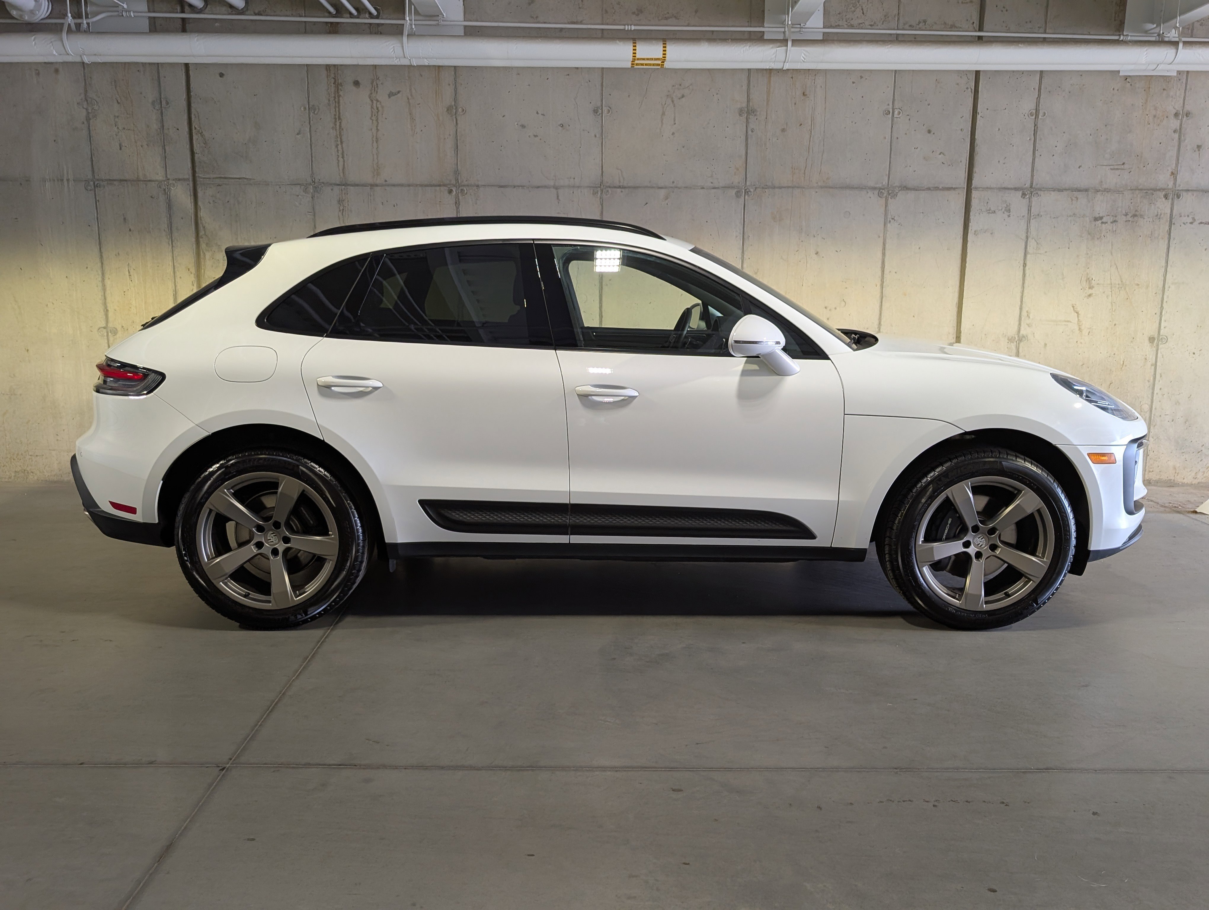 Certified 2025 Porsche Macan image 10