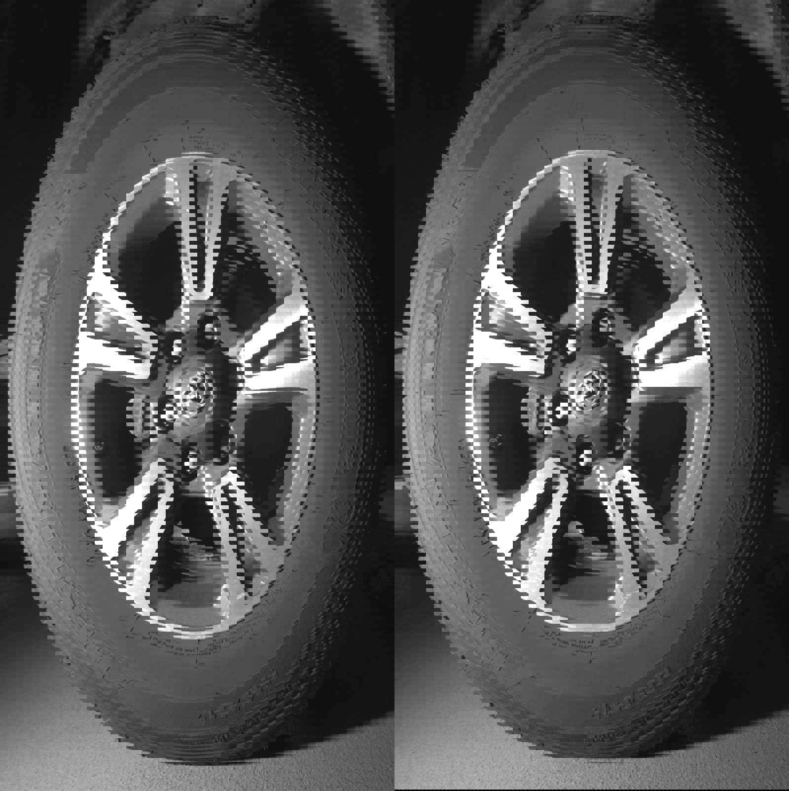 Used 2018 Toyota Tacoma TRD Sport w/ TRD Premium Sport Package AWD/4WD image 9