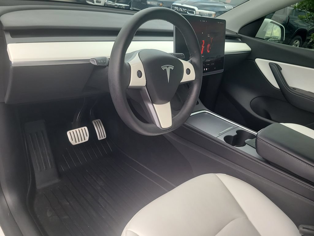 Used 2022 Tesla Model Y Performance AWD/4WD image 19