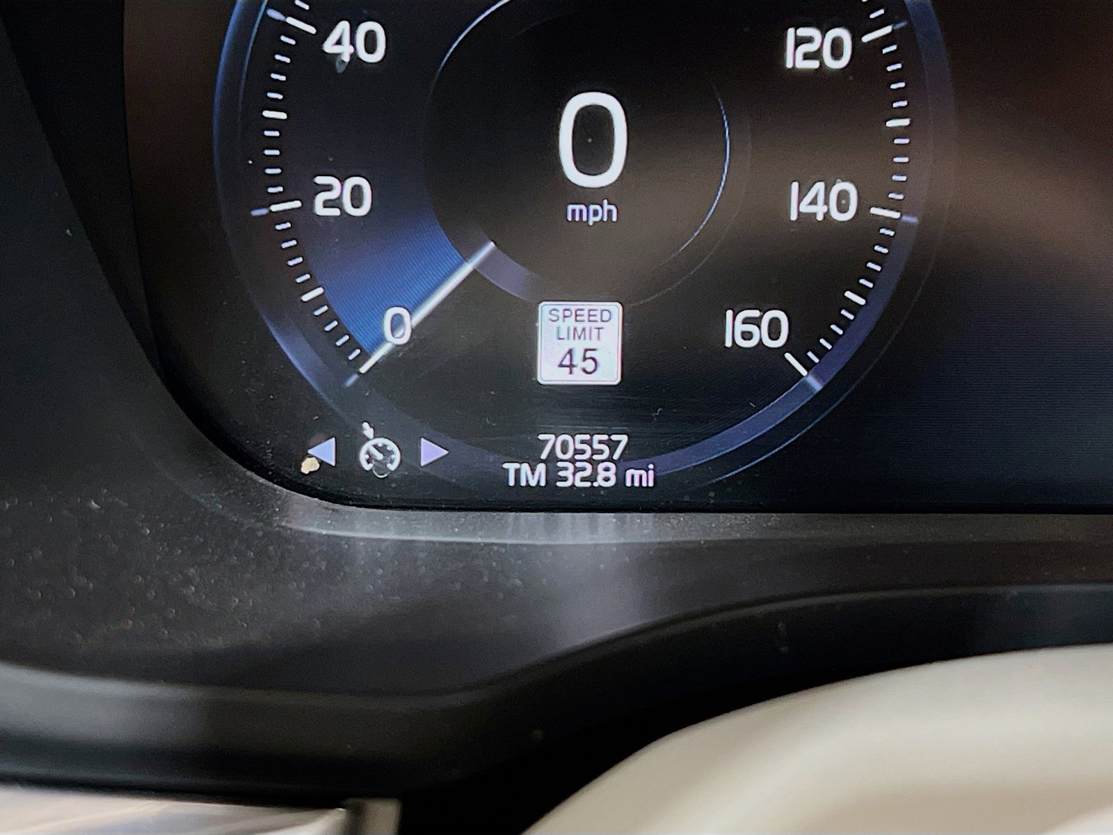 Used 2021 Volvo XC60 T5 Momentum w/ Protection Package Premier image 8