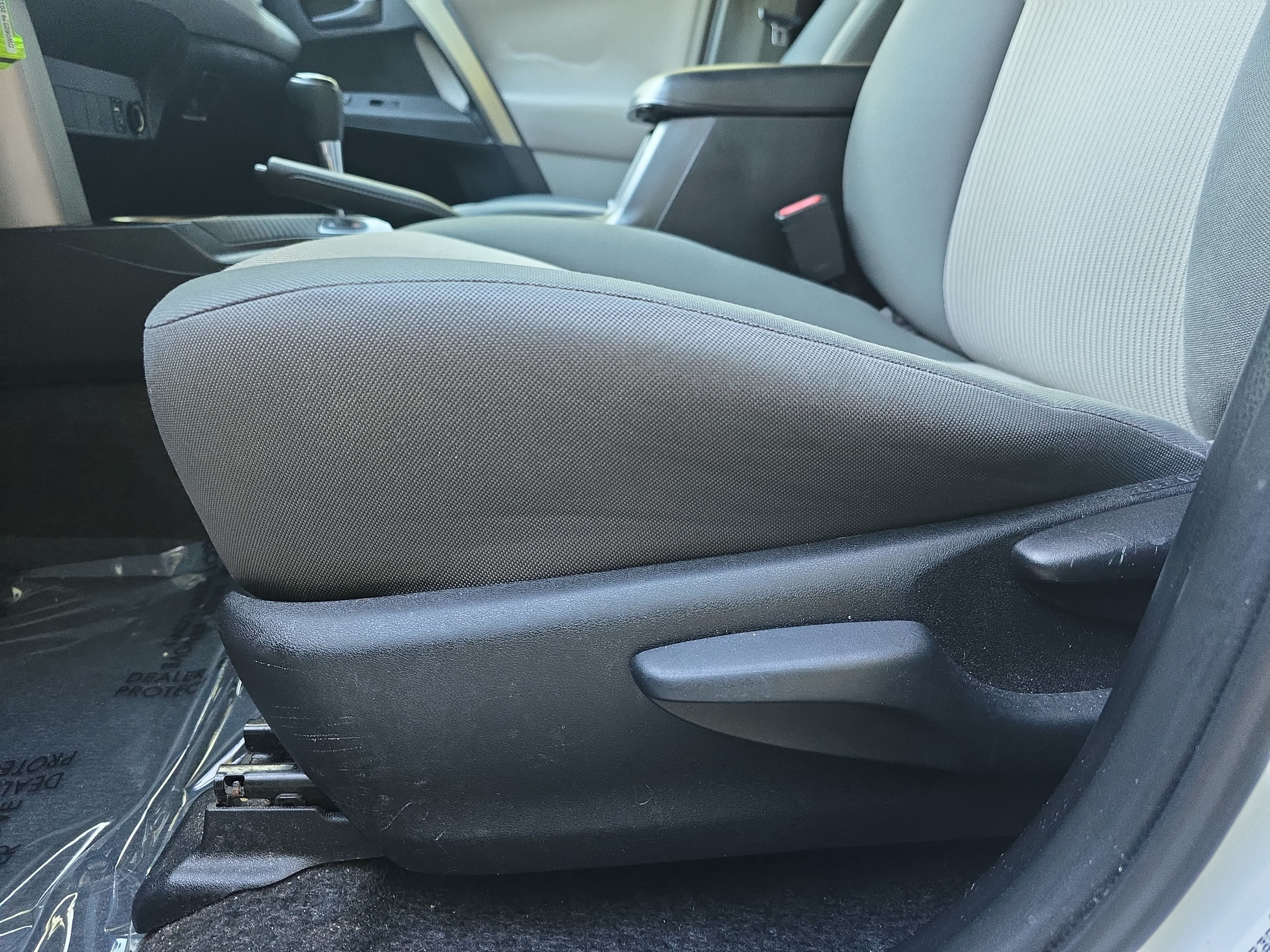 Used 2013 Toyota RAV4 LE FWD image 26