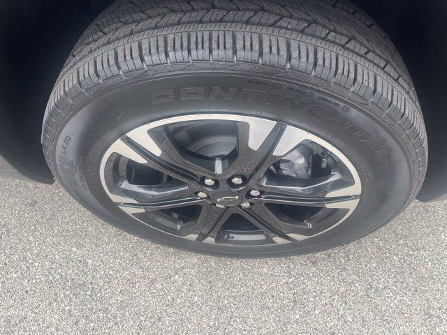 New 2027 Chevrolet Traverse LT w/ Sun and Wheel Package FWD image 9