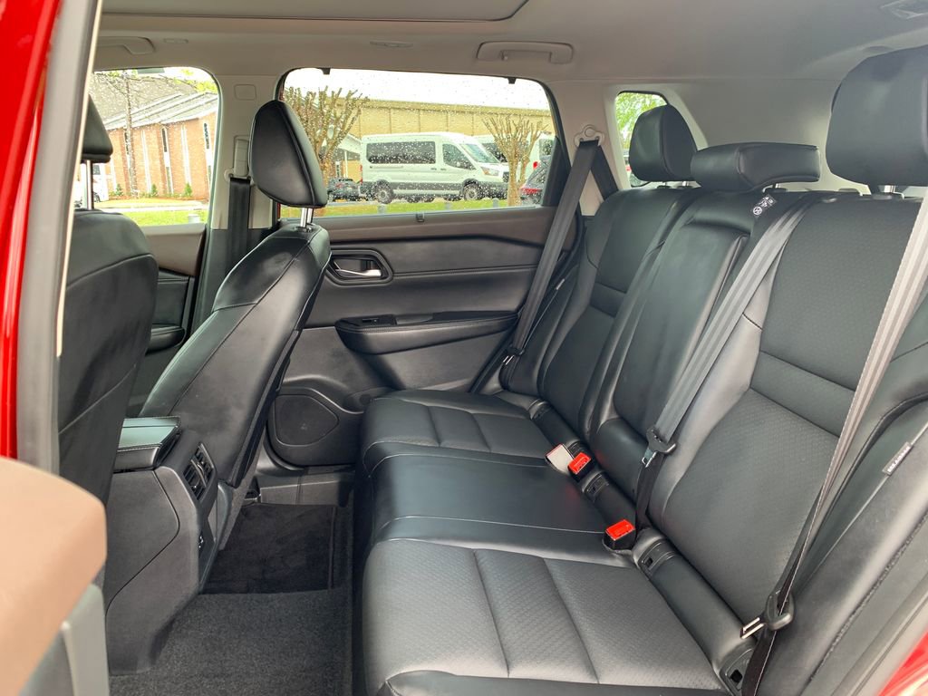Used 2023 Nissan Rogue SV w/ SV Premium B Package FWD image 23
