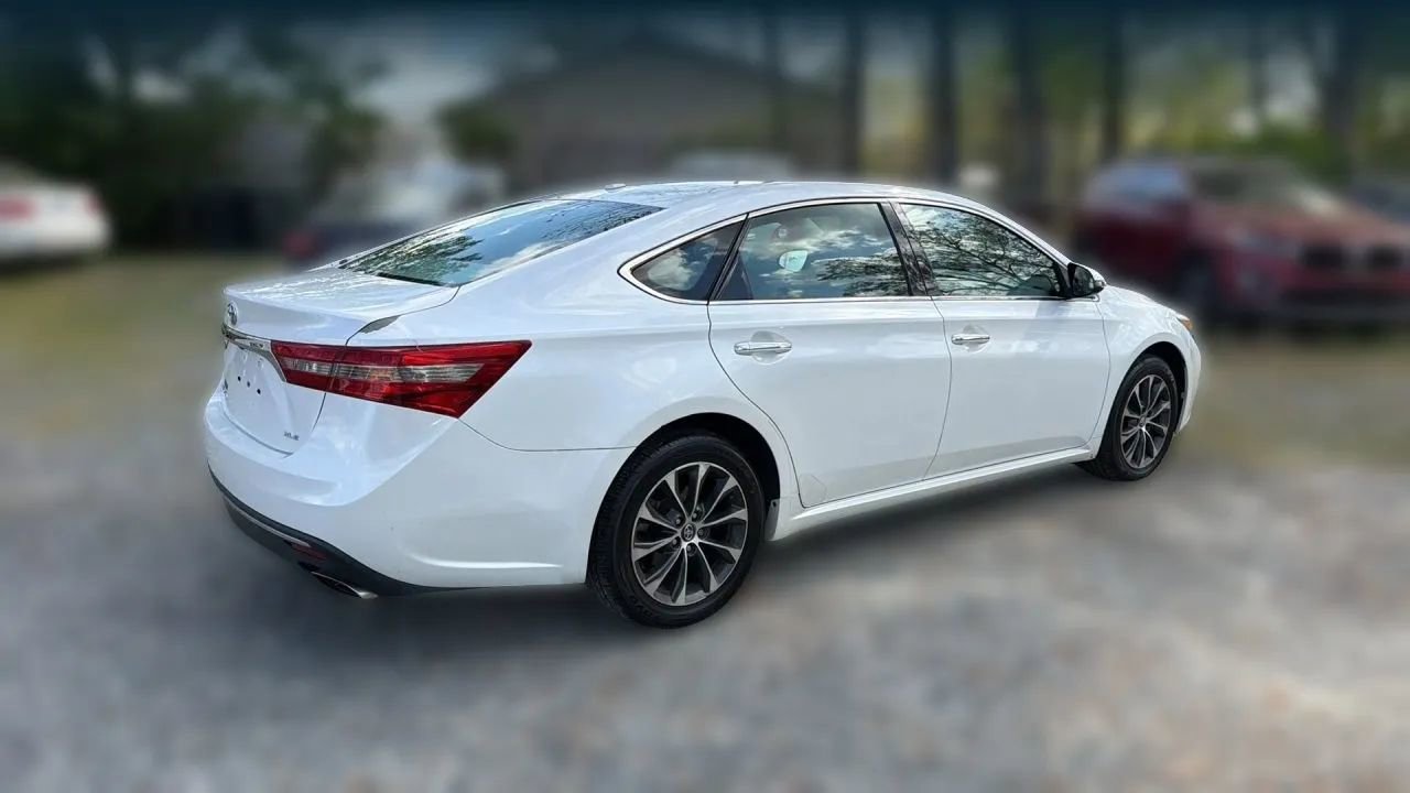 Used 2017 Toyota Avalon XLE FWD image 12