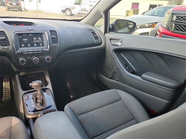 Used 2018 Kia Forte LX w/ LX Popular Package image 12