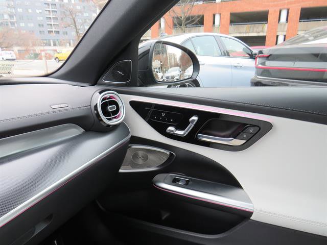 Used 2025 Mercedes-Benz C 300 4MATIC Sedan image 15
