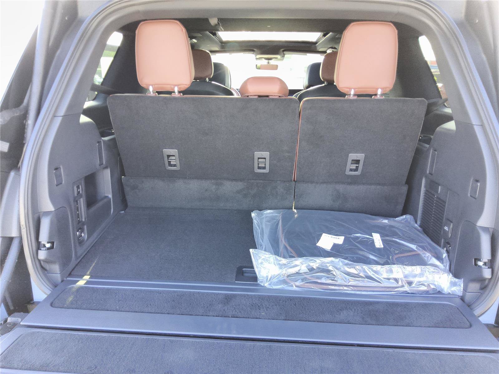 New 2027 Lincoln Navigator Reserve AWD/4WD image 19