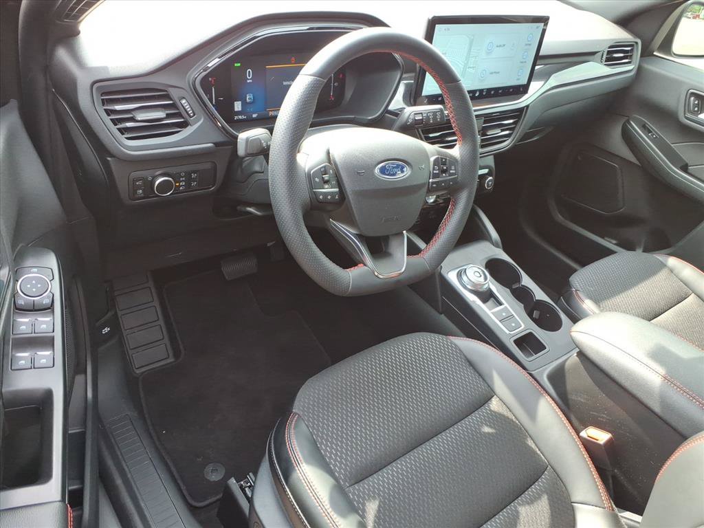 Used 2025 Ford Escape ST-Line w/ Equipment Group 301A FWD image 8
