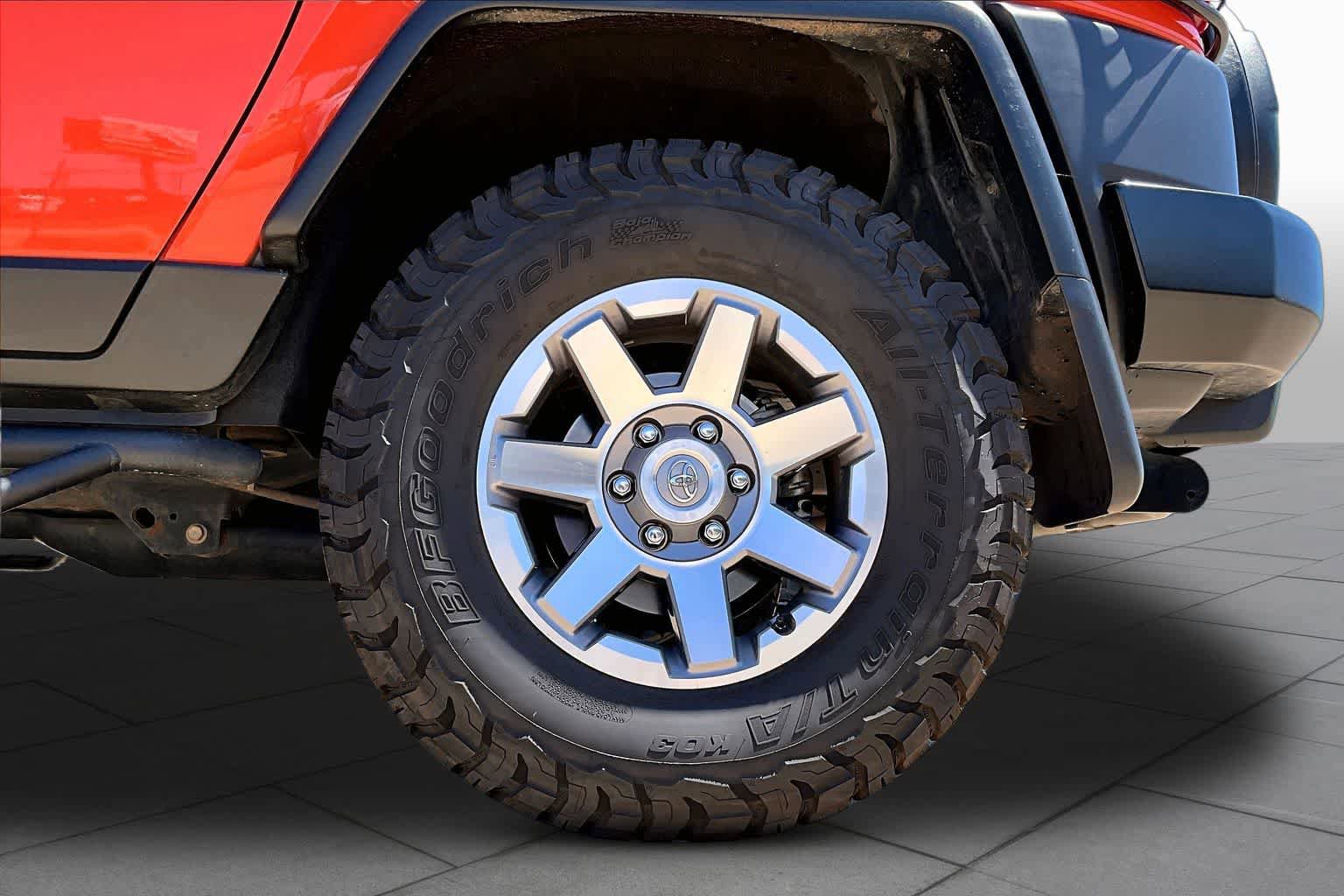 Used 2014 Toyota FJ Cruiser 4WD w/ Upgrade Package image 11