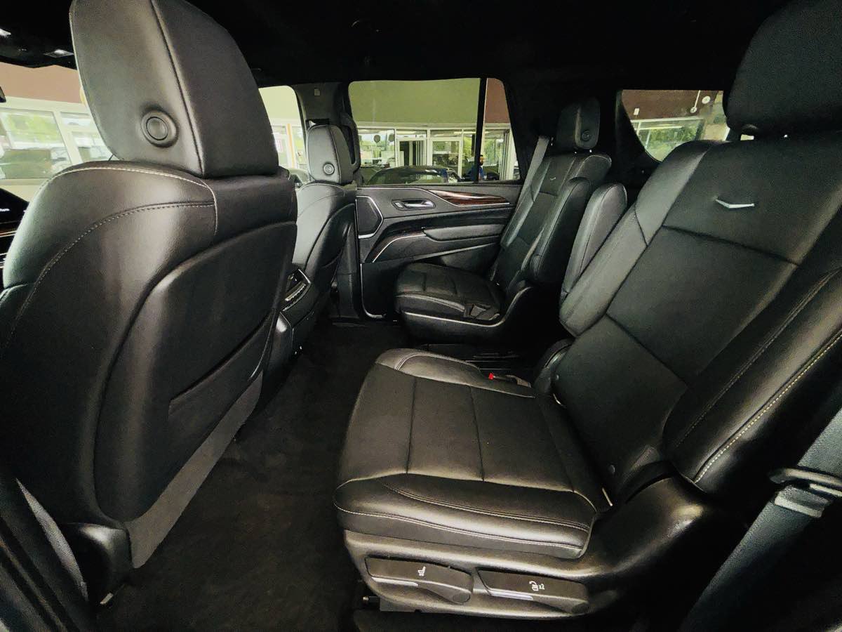 Used 2022 Cadillac Escalade Luxury AWD/4WD image 34