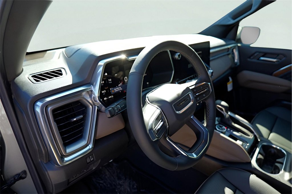 New 2026 GMC Canyon Denali image 8