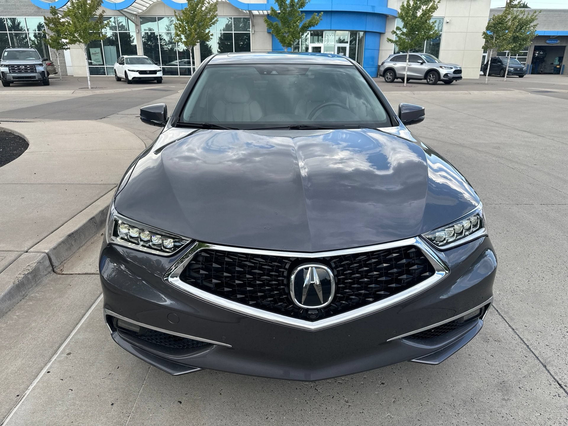Used 2018 Acura TLX w/ Advance Package FWD image 8