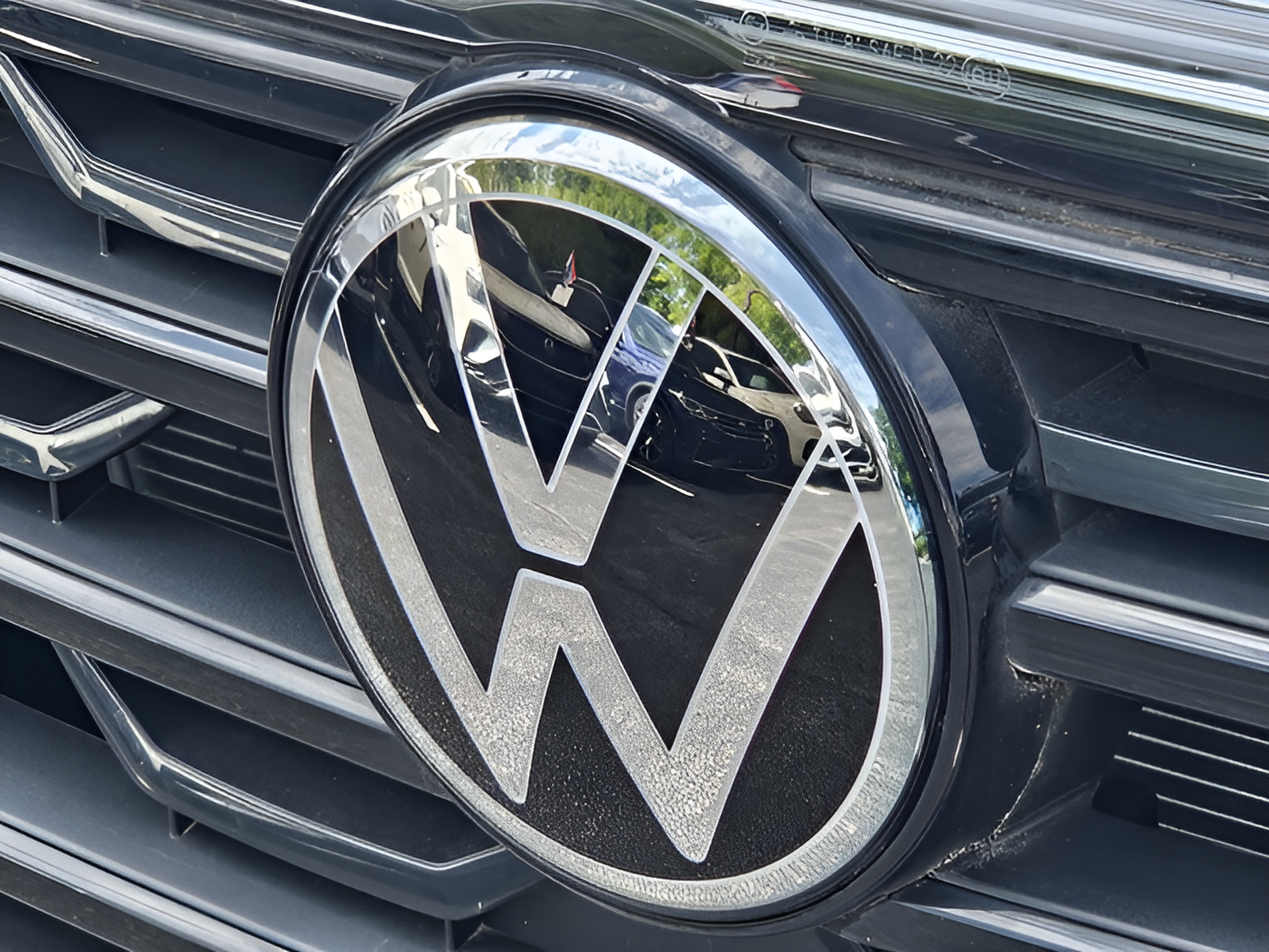 Certified 2024 Volkswagen Atlas Cross Sport SE AWD/4WD image 34