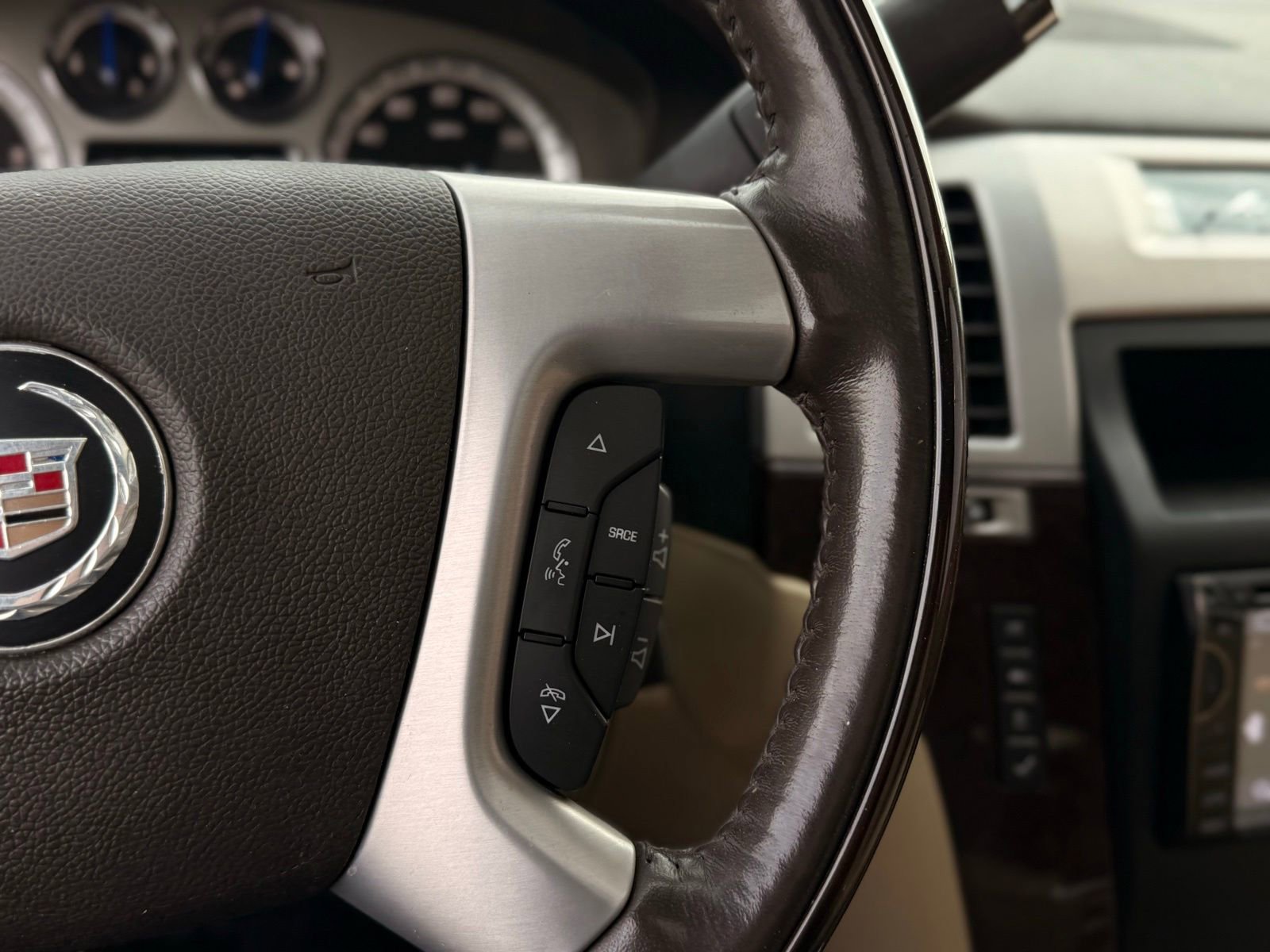 Used 2012 Cadillac Escalade ESV Luxury image 37