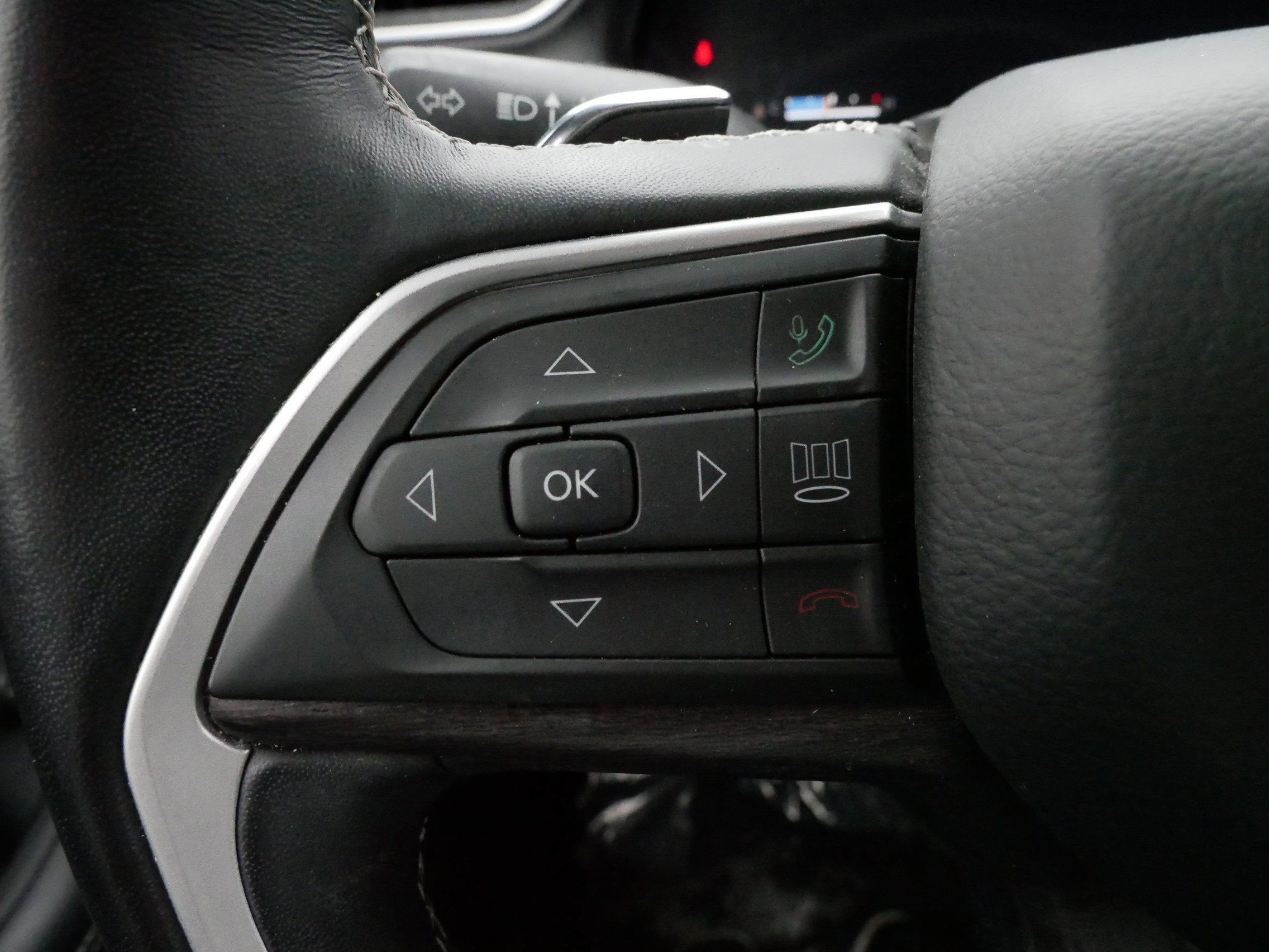 Used 2021 Jeep Grand Cherokee L Limited image 26