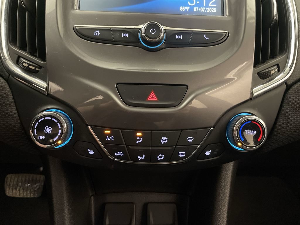 Used 2018 Chevrolet Cruze LT w/ Convenience Package FWD image 11