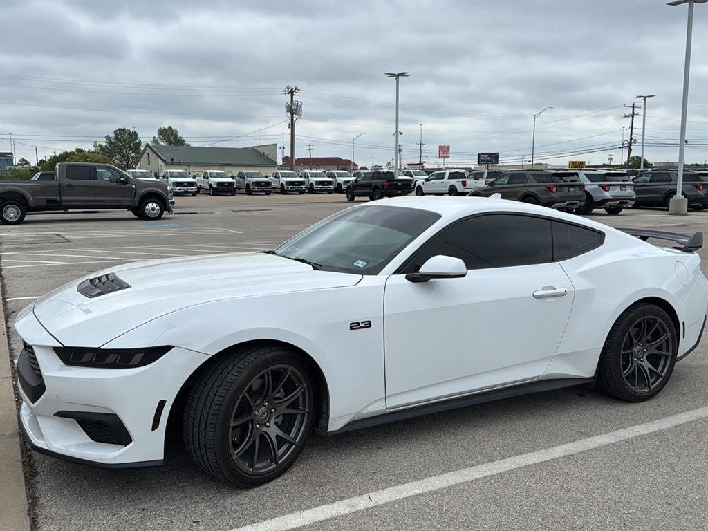 Used 2024 Ford Mustang Premium image 2